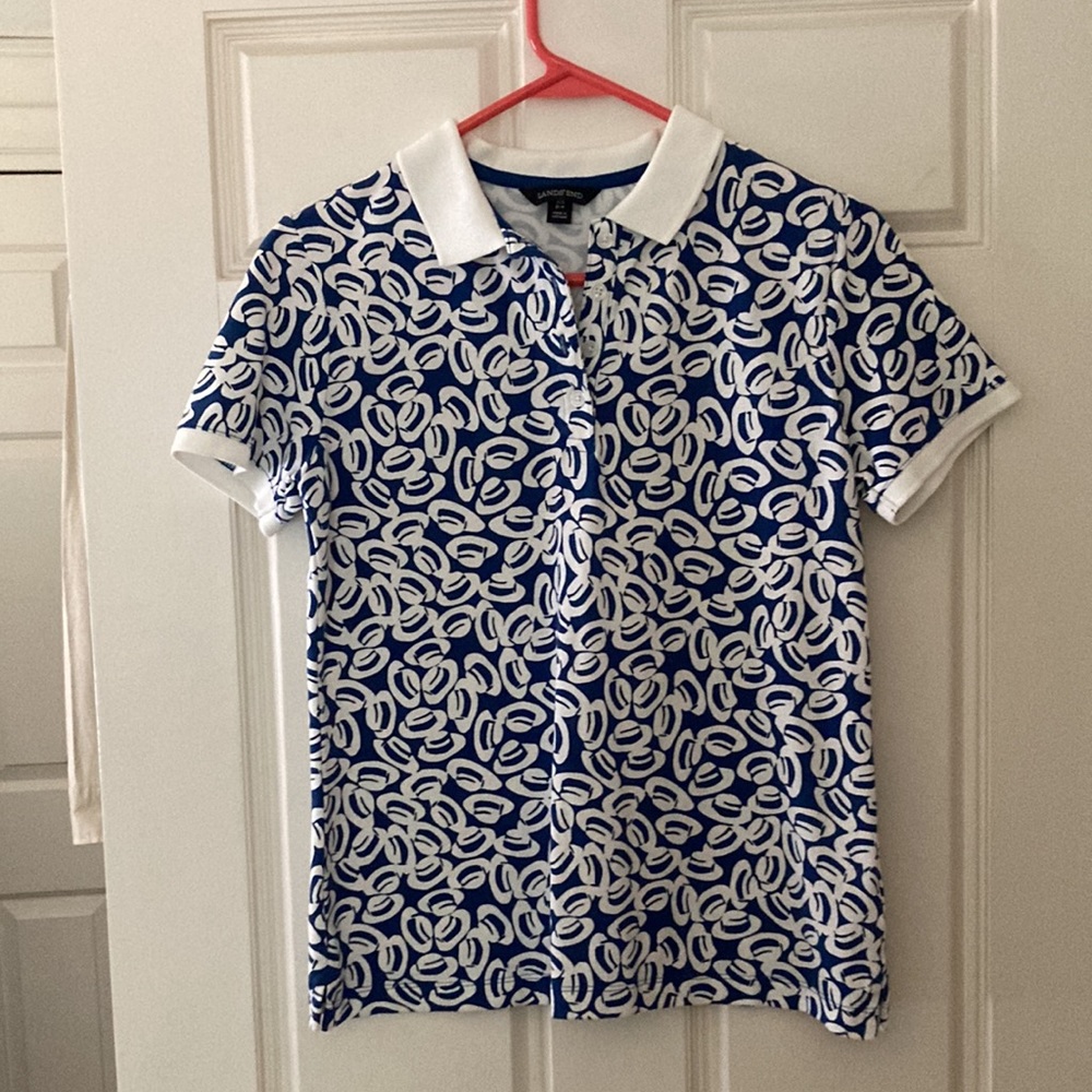 Ladies Land’s End Blue & White print T shirt